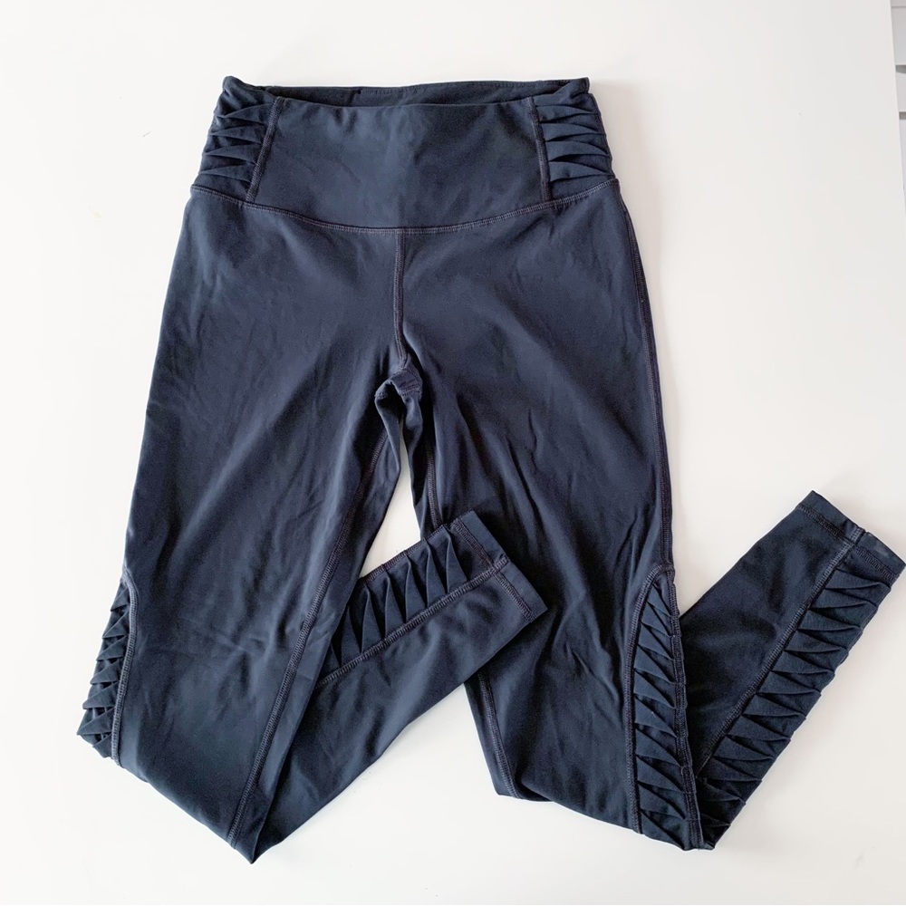 Victoria sport knockout leggings gray size small